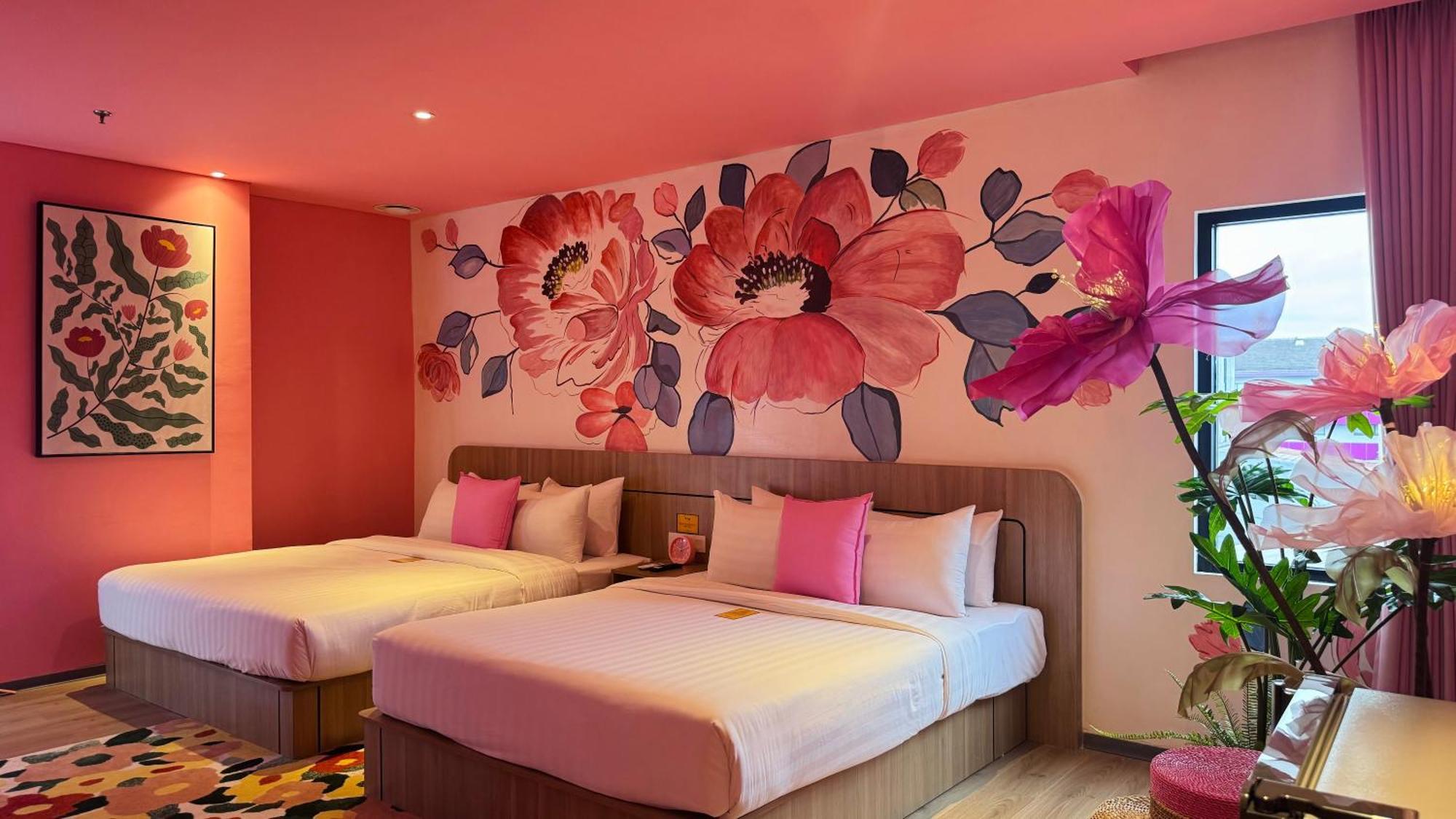 Yellow Bee Resort Cililitan Jakarta Exterior foto