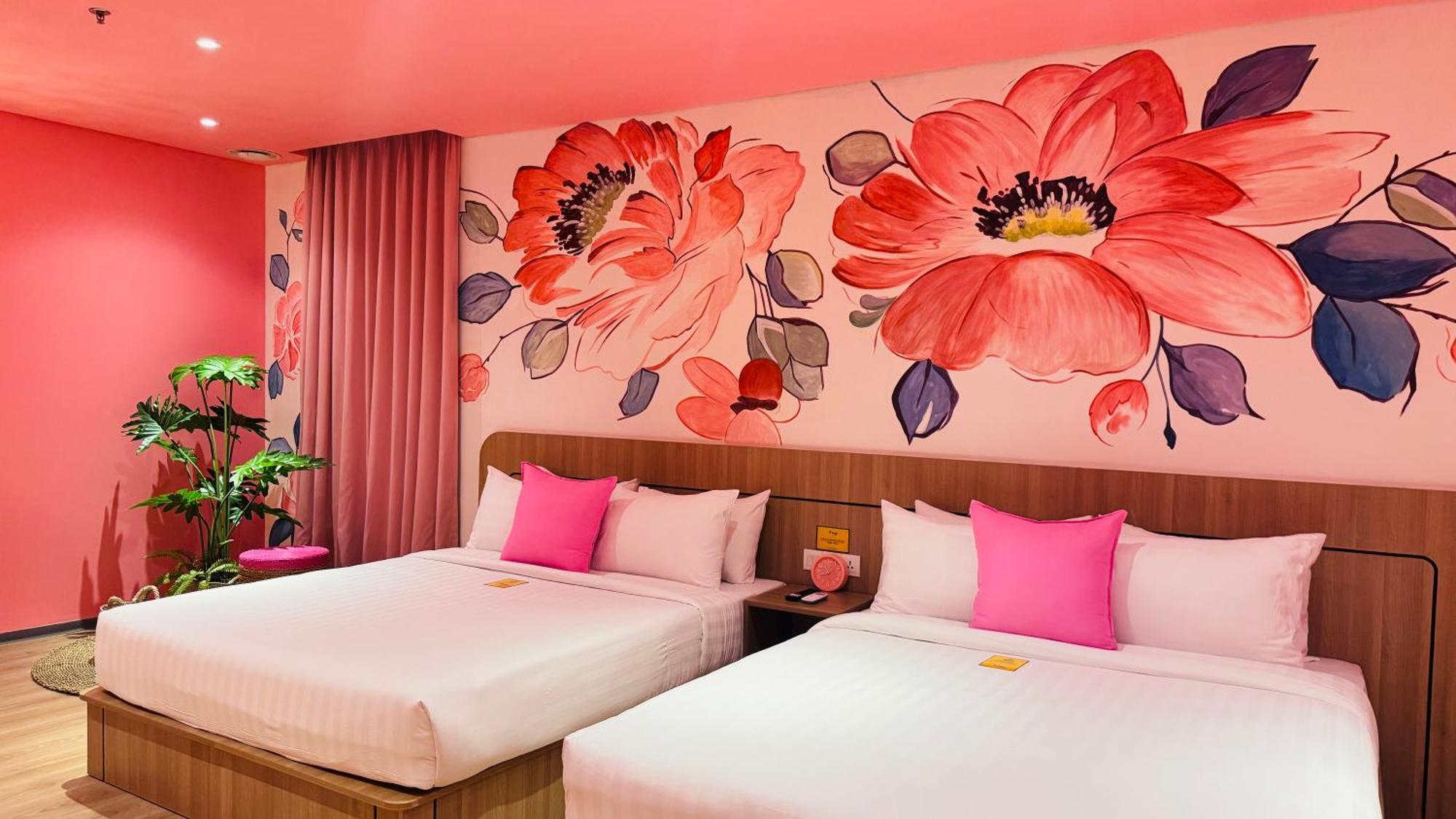 Yellow Bee Resort Cililitan Jakarta Exterior foto