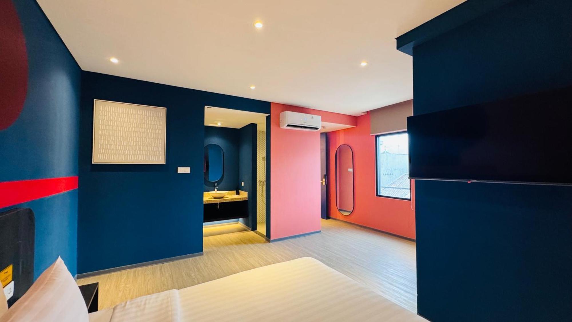 Yellow Bee Resort Cililitan Jakarta Exterior foto