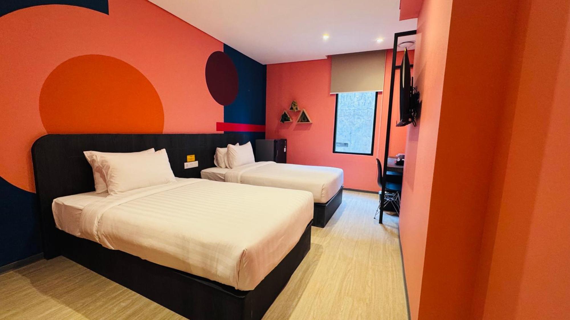 Yellow Bee Resort Cililitan Jakarta Exterior foto